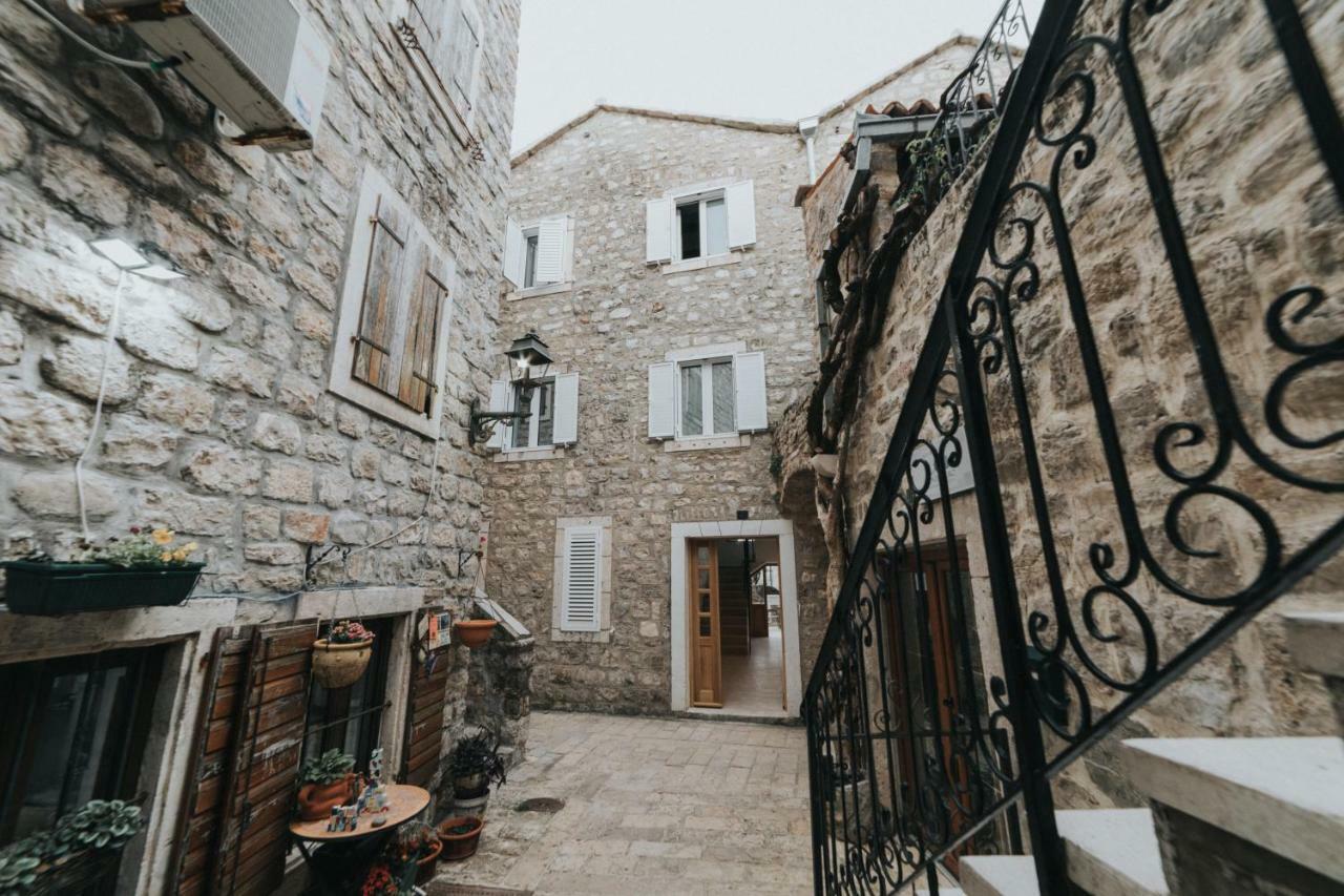 בודווה Apartments Trifunovic Old Town מראה חיצוני תמונה