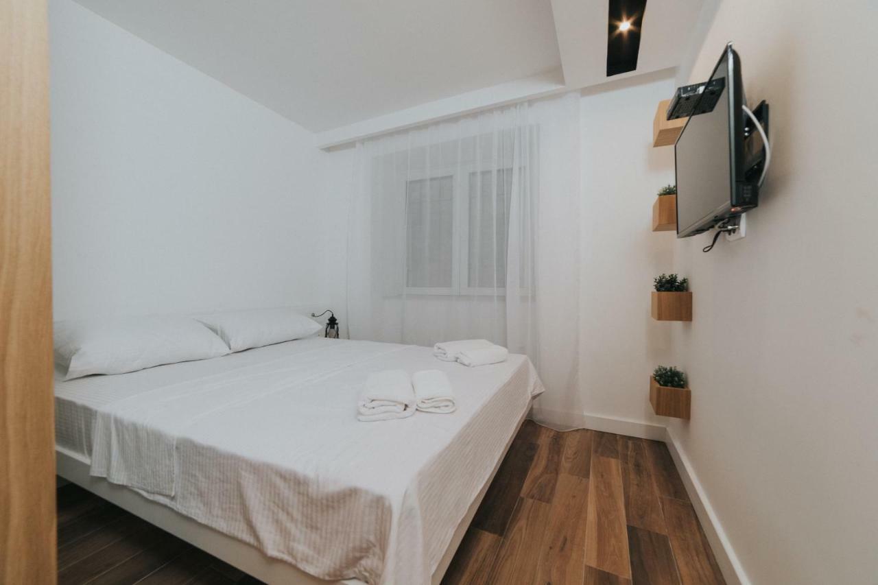 בודווה Apartments Trifunovic Old Town מראה חיצוני תמונה