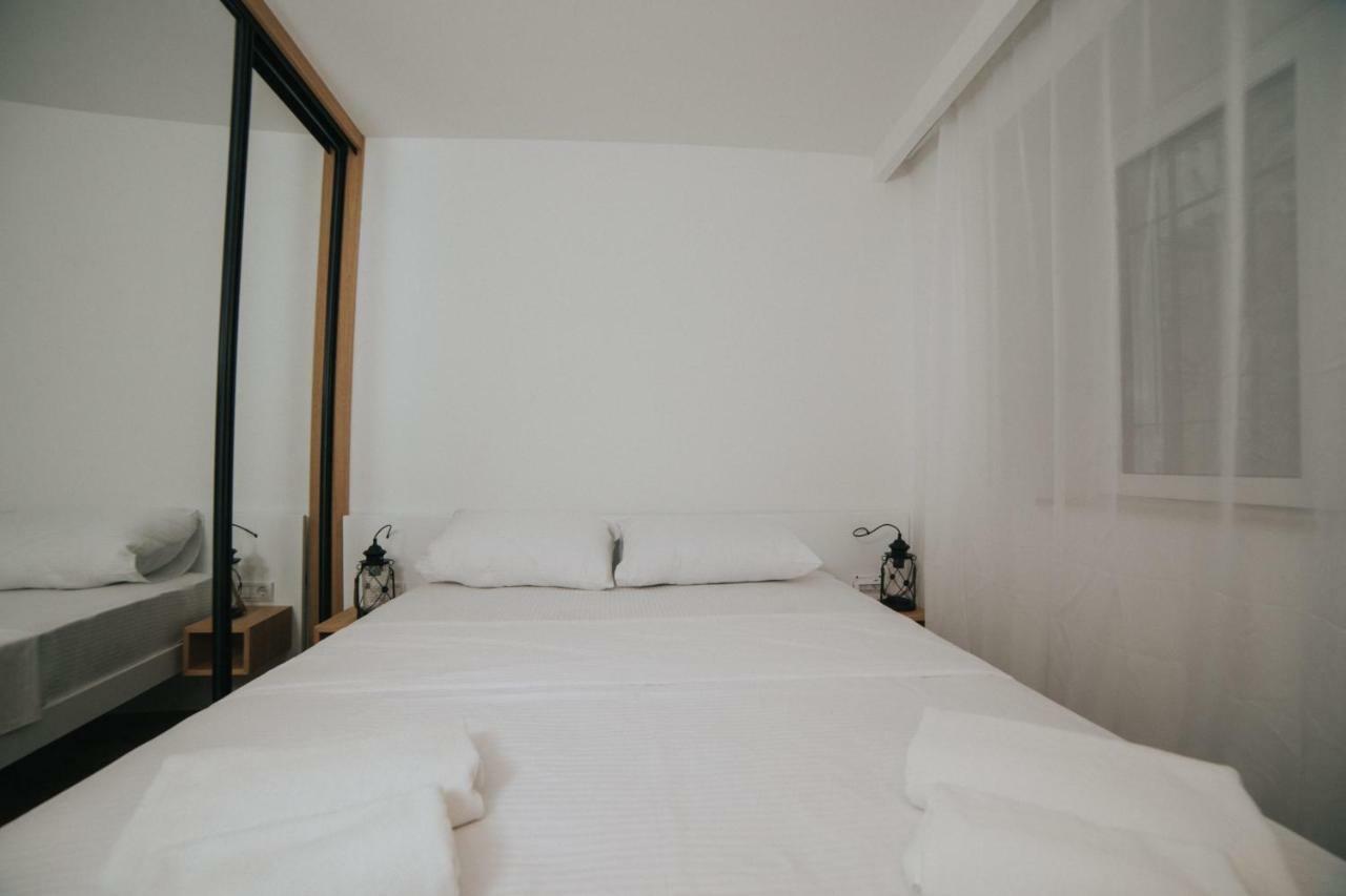 בודווה Apartments Trifunovic Old Town מראה חיצוני תמונה
