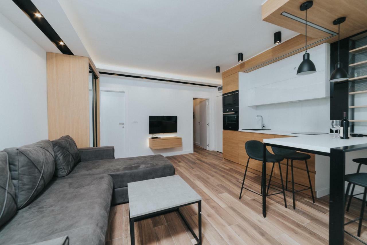 בודווה Apartments Trifunovic Old Town מראה חיצוני תמונה
