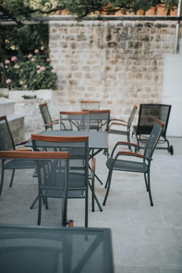בודווה Apartments Trifunovic Old Town מראה חיצוני תמונה