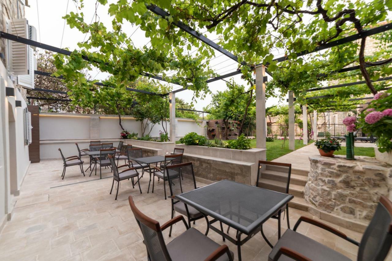 בודווה Apartments Trifunovic Old Town מראה חיצוני תמונה