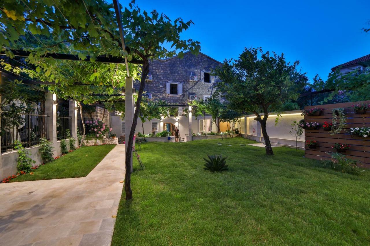 בודווה Apartments Trifunovic Old Town מראה חיצוני תמונה