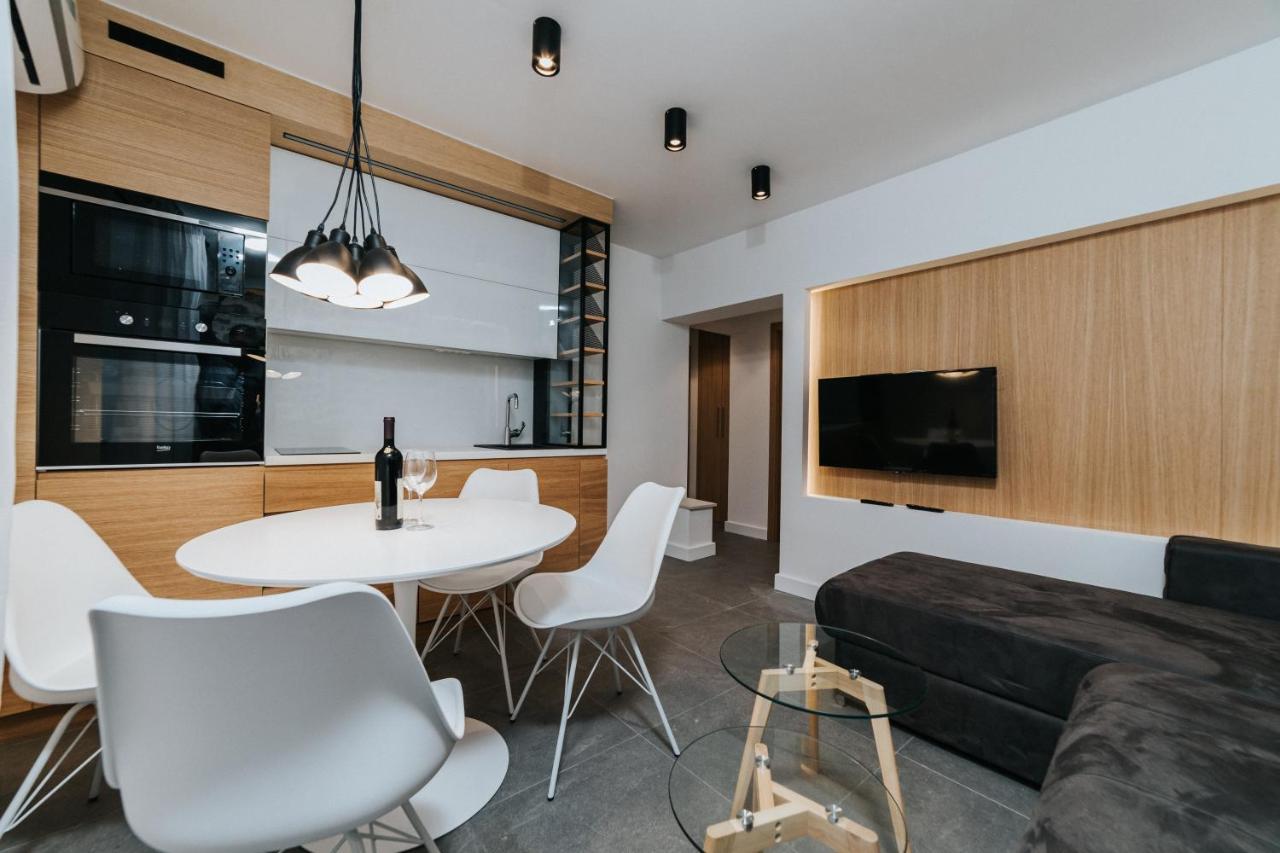 בודווה Apartments Trifunovic Old Town מראה חיצוני תמונה