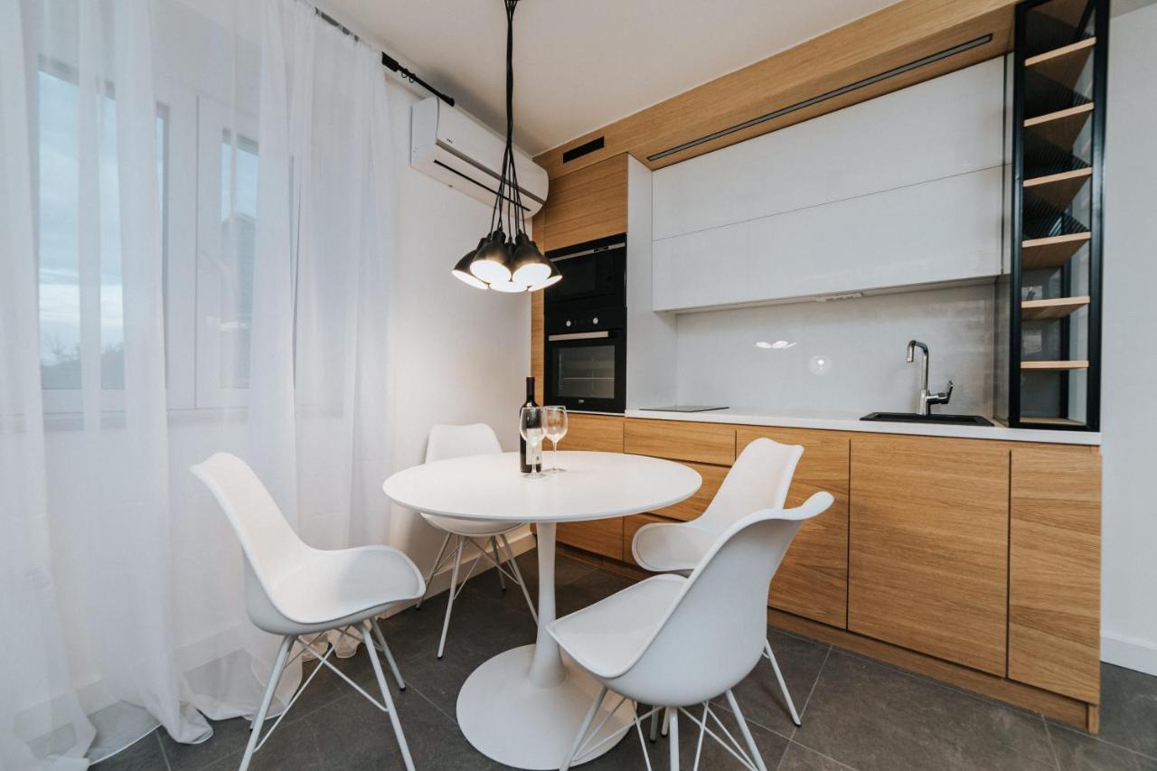 בודווה Apartments Trifunovic Old Town מראה חיצוני תמונה